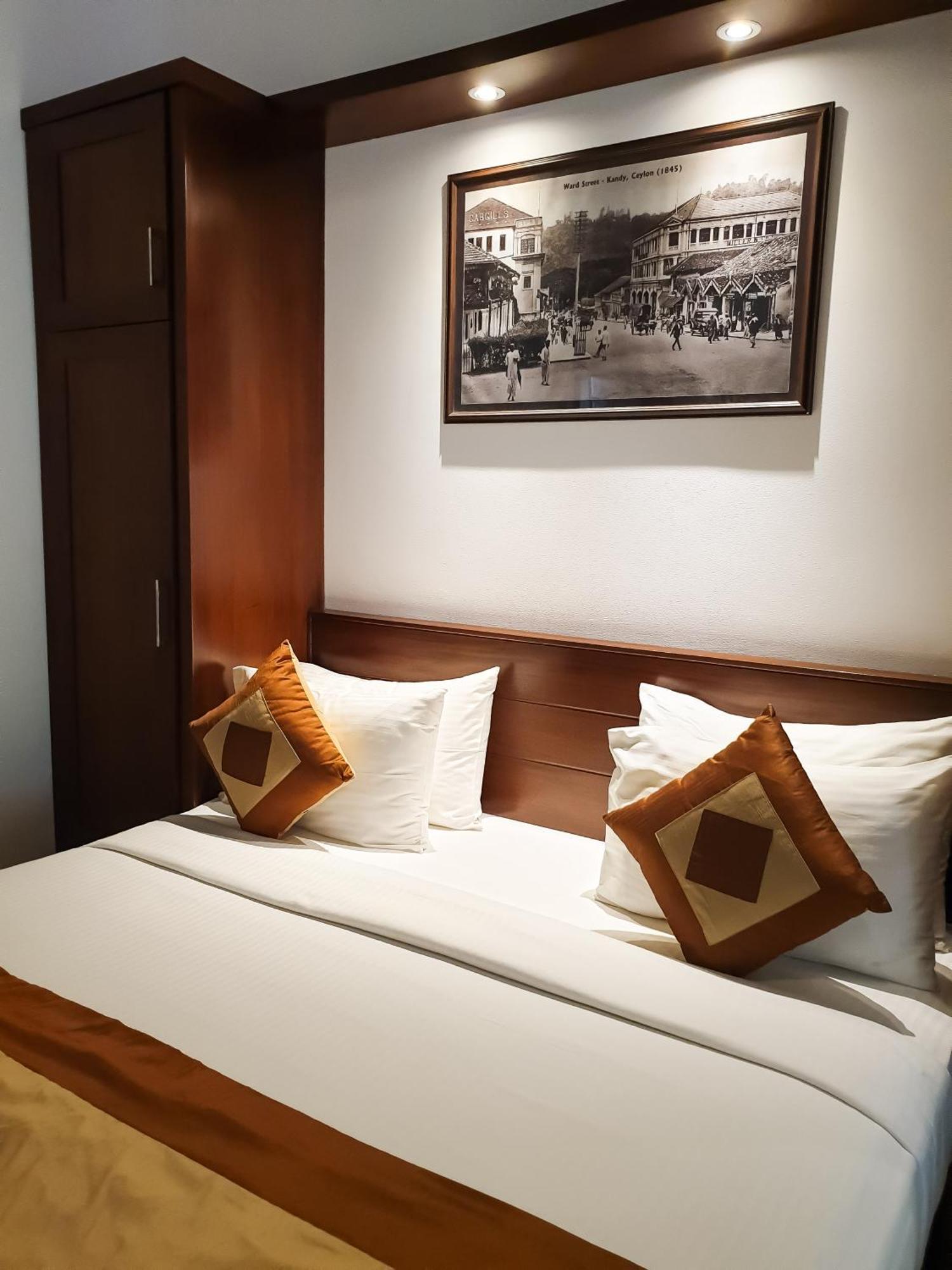 Samindra Villa Kandy Buitenkant foto