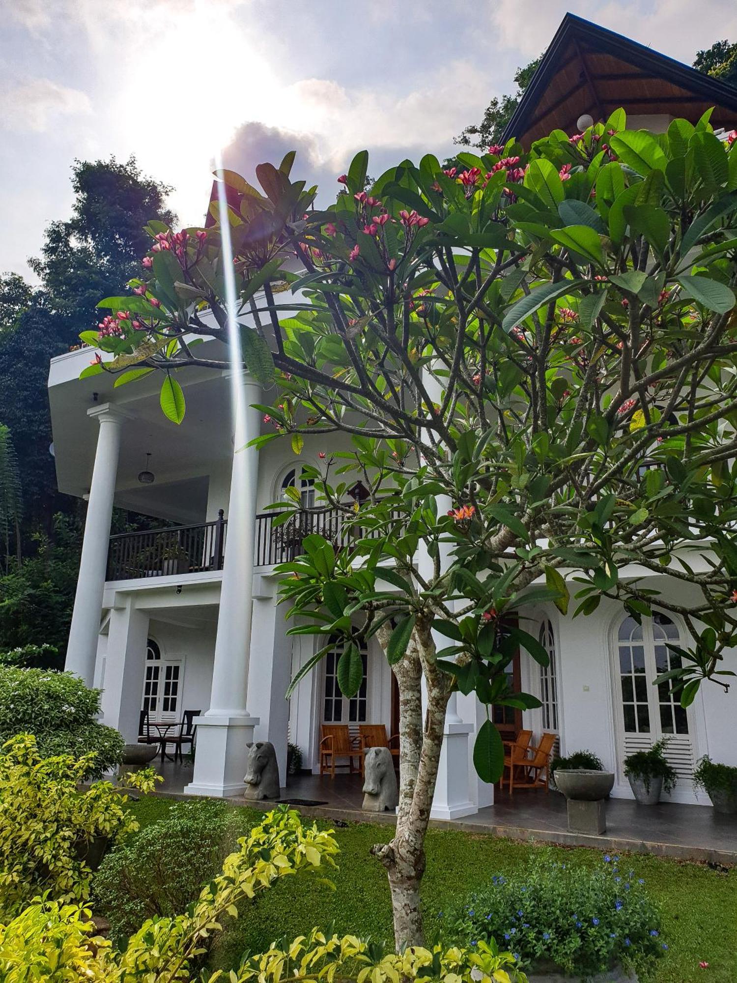 Samindra Villa Kandy Buitenkant foto