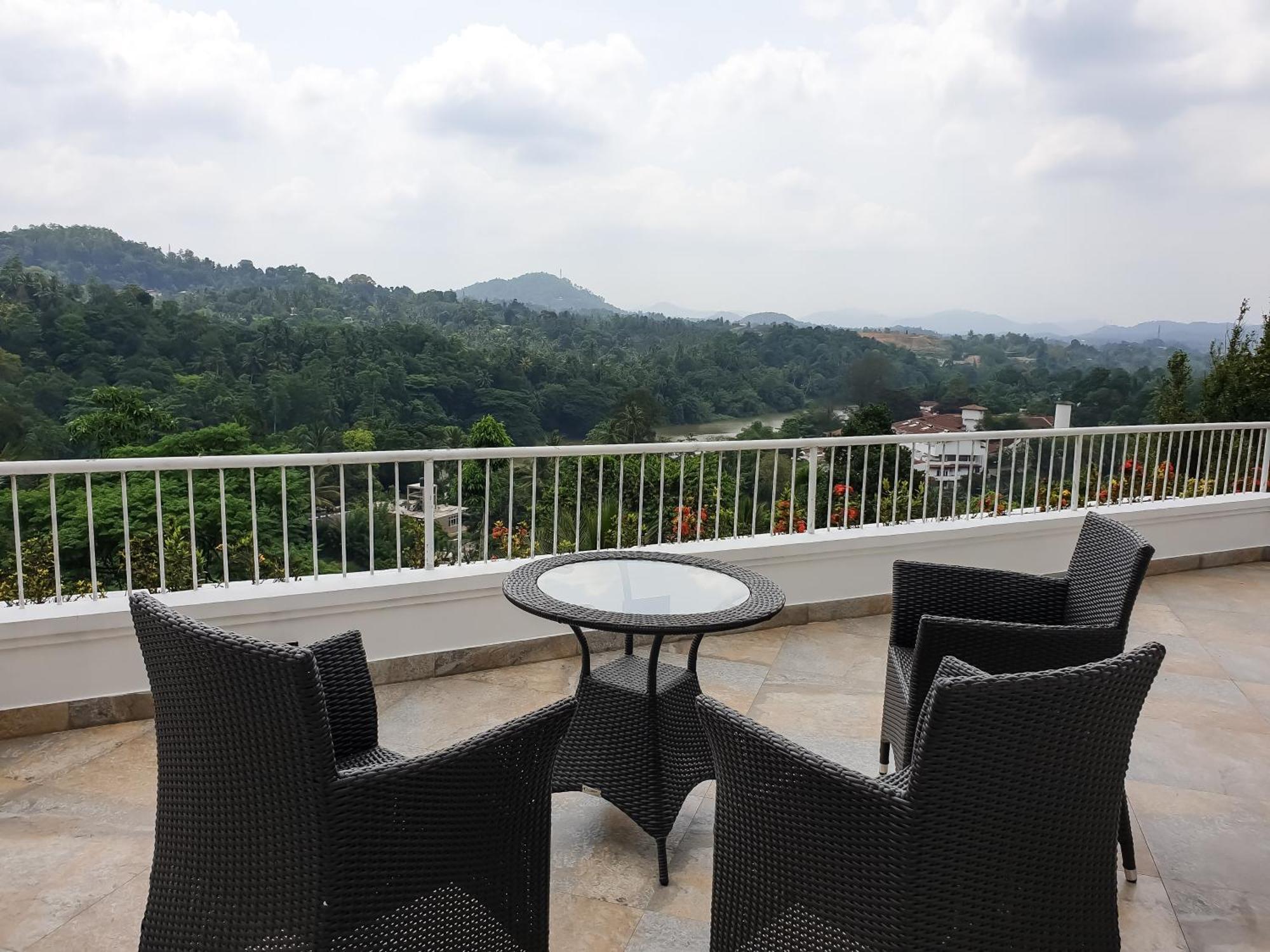 Samindra Villa Kandy Buitenkant foto