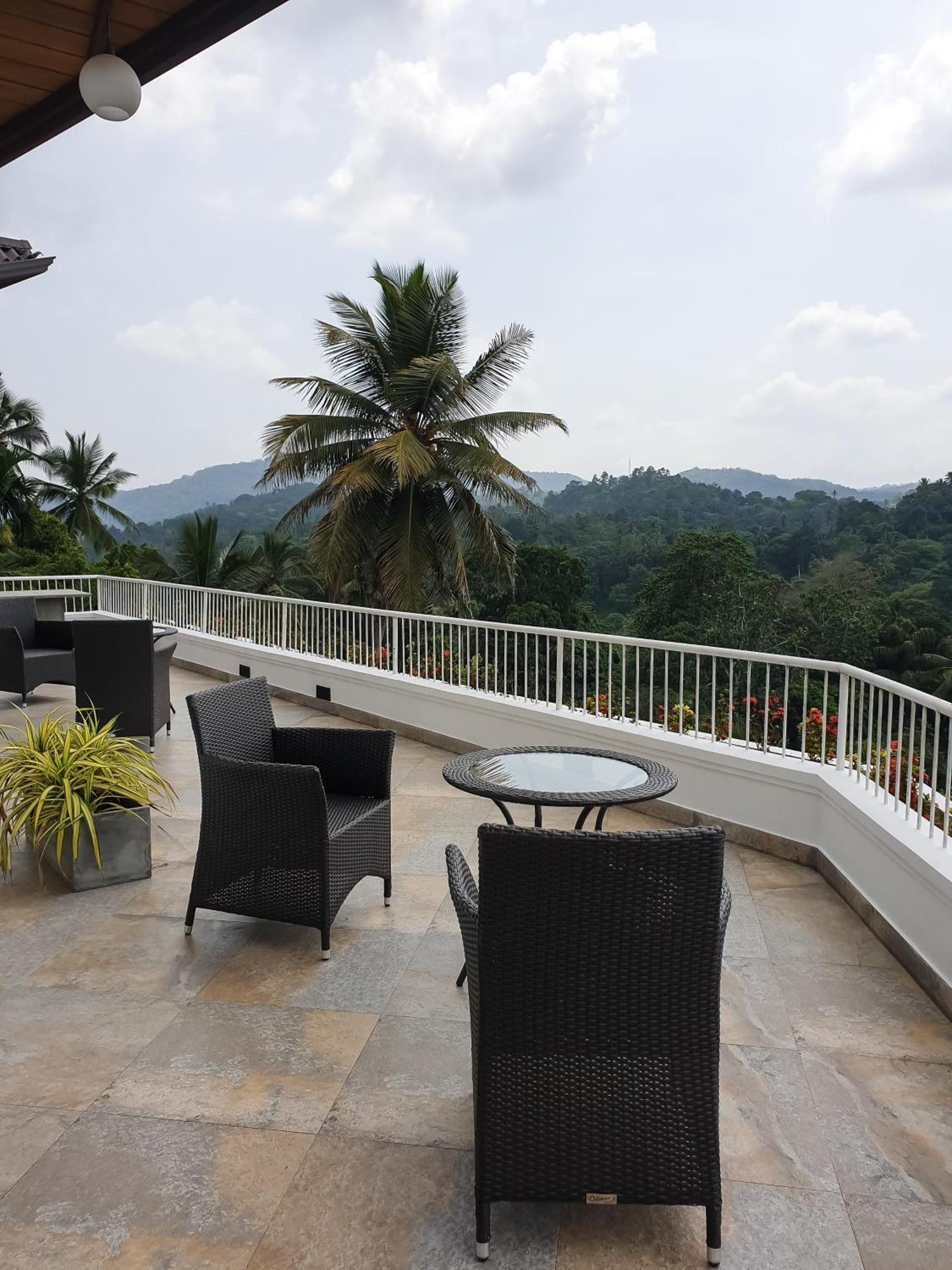 Samindra Villa Kandy Buitenkant foto