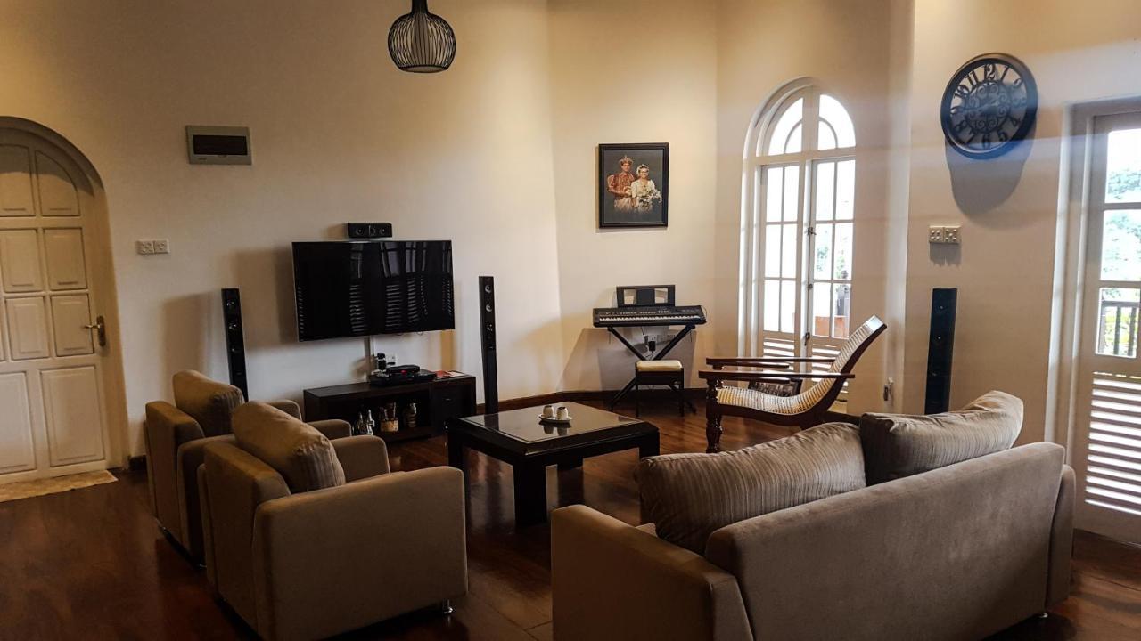 Samindra Villa Kandy Buitenkant foto