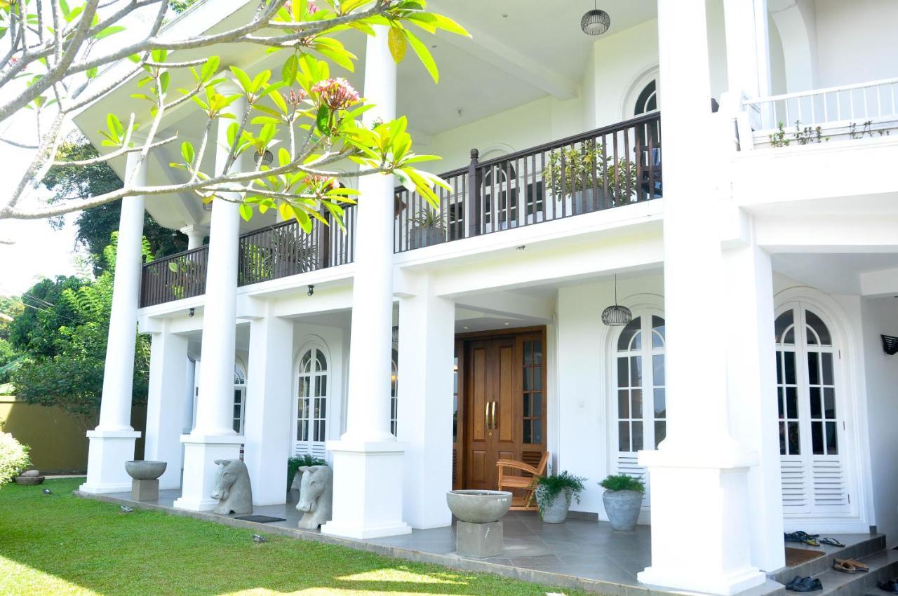 Samindra Villa Kandy Buitenkant foto