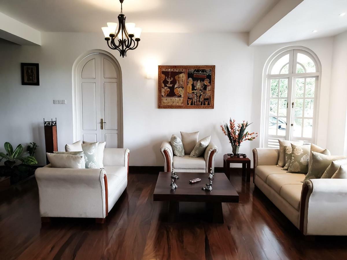Samindra Villa Kandy Buitenkant foto